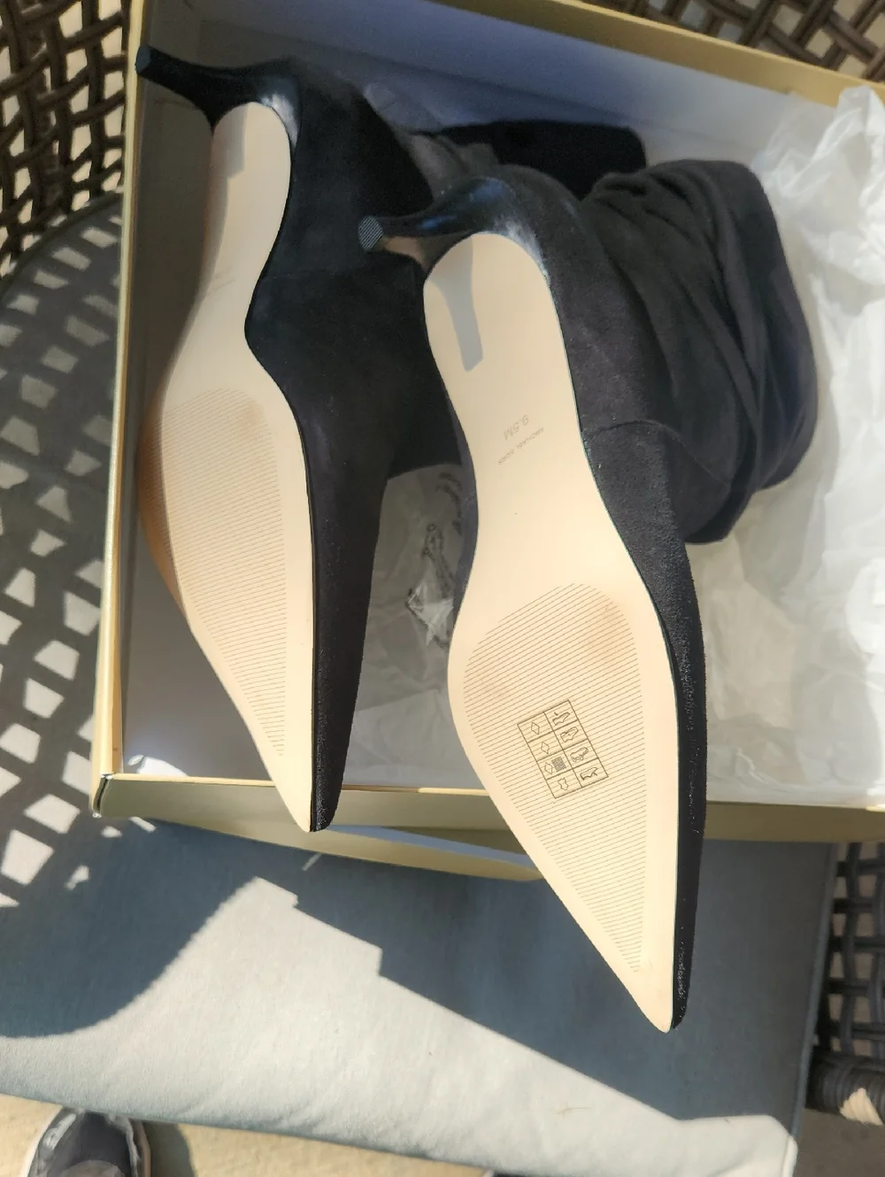 Women's Black Suede Slouch Ankle Boots - Kitten Heel - Picture 4 of 4